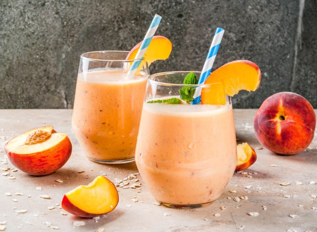 Batido de melocotón, plátano y avena